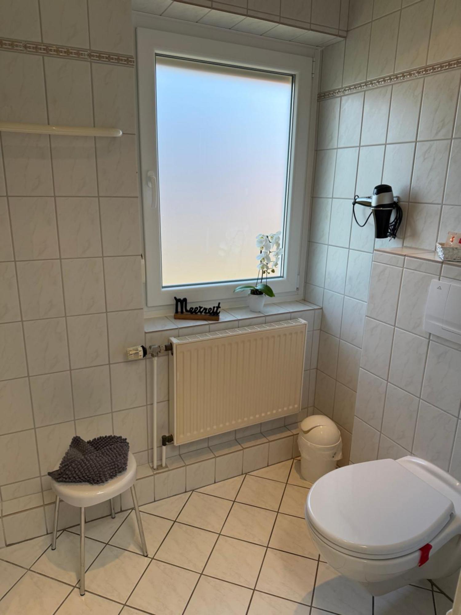 Hotel Peters Neuharlingersiel Esterno foto